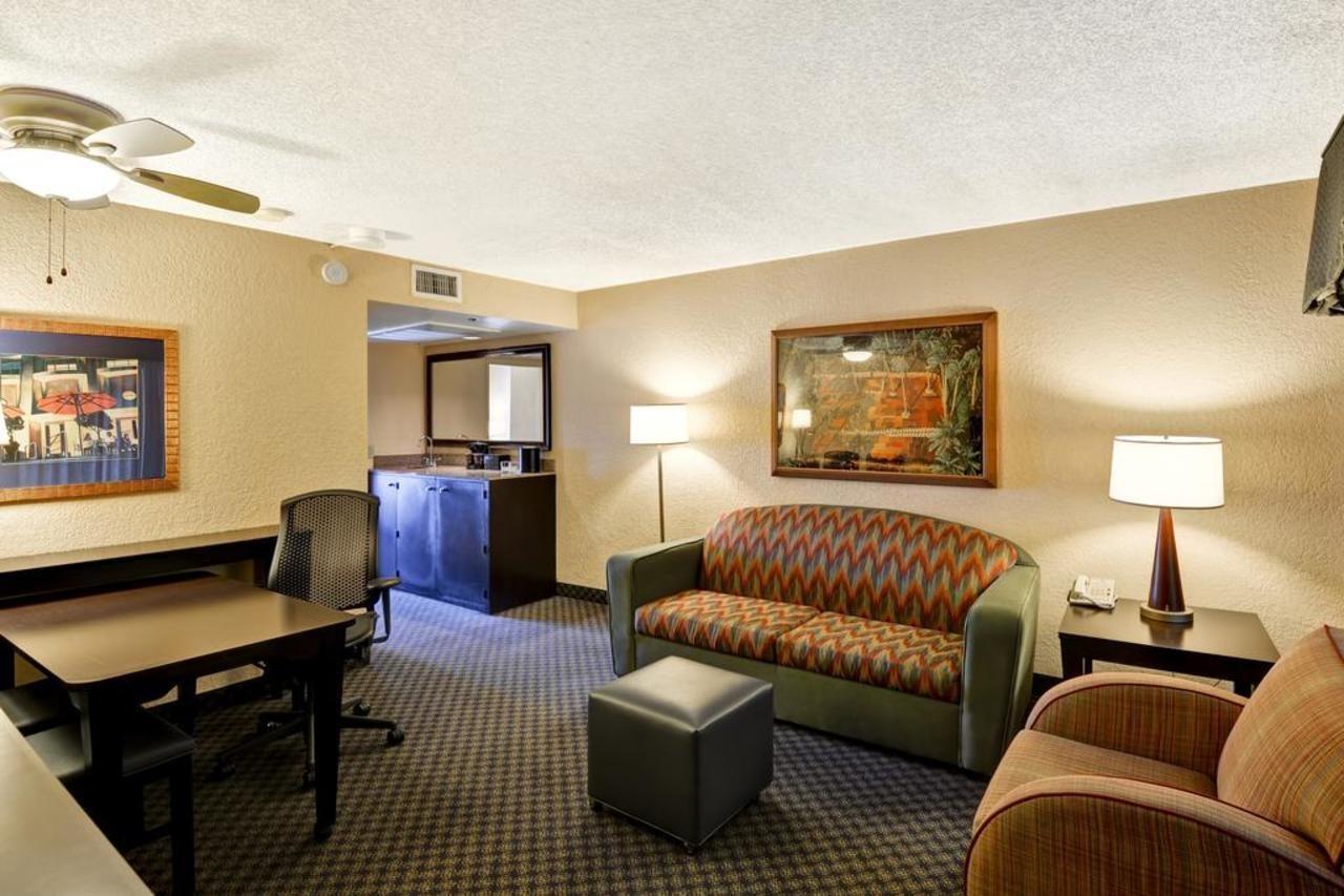 Embassy Suites San Antonio Airport Buitenkant foto